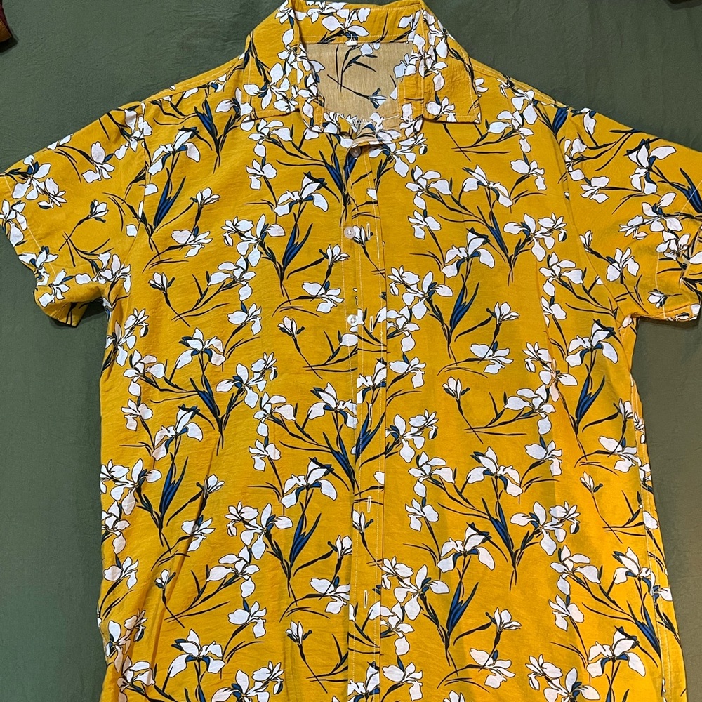 Button down summer shirt, size medium